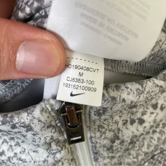 Nike x REVOLVE White Snake Print High Waist Zip Front Leggings SZ Medium - Picture 14 of 15